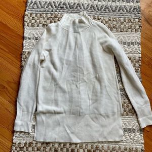 Women’s Talbots White Ribbed Sweater Size M